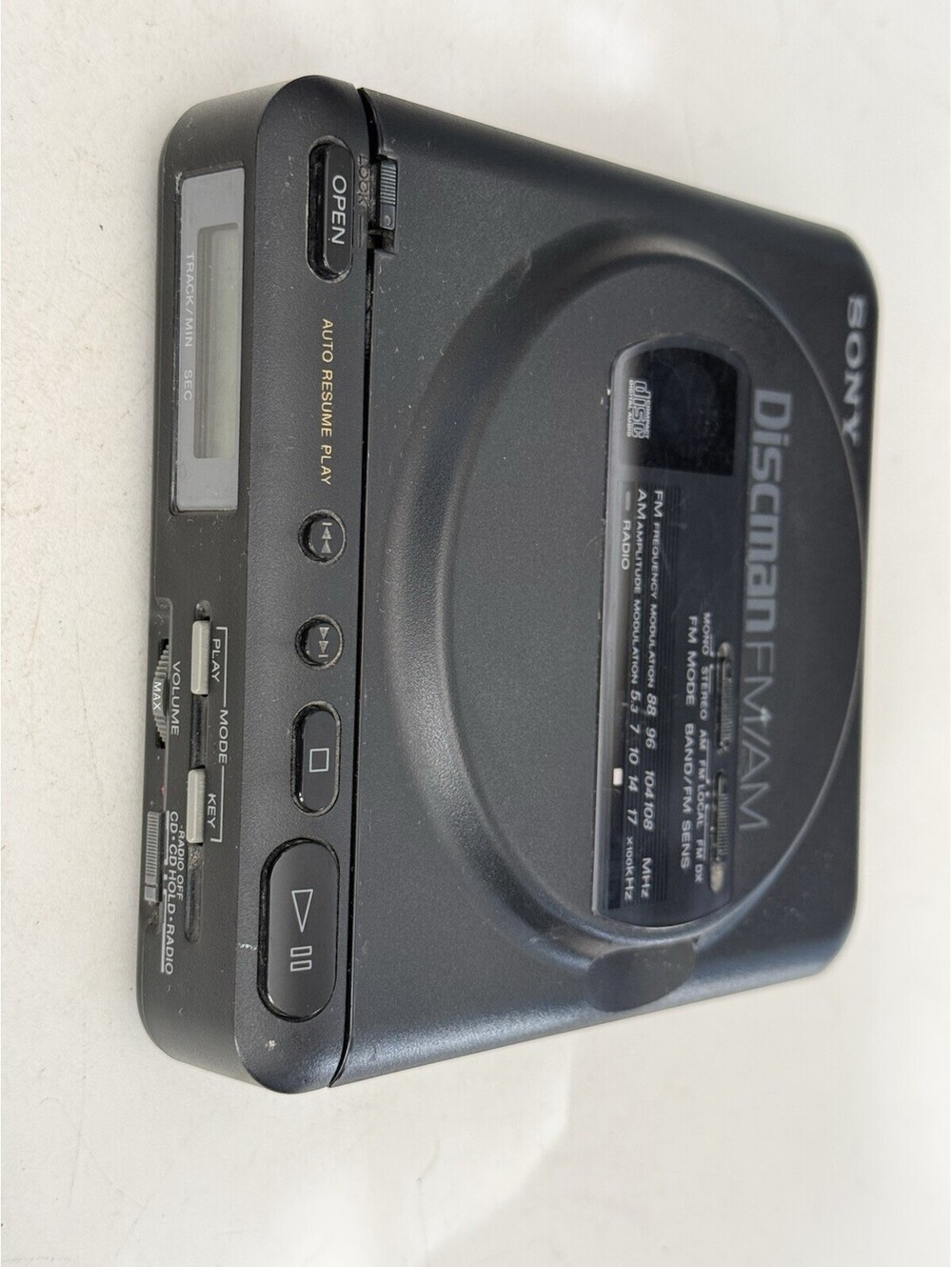 Sony Discman MegaBass D-T24 Portable FM/AM CD Compact Player , Working Great